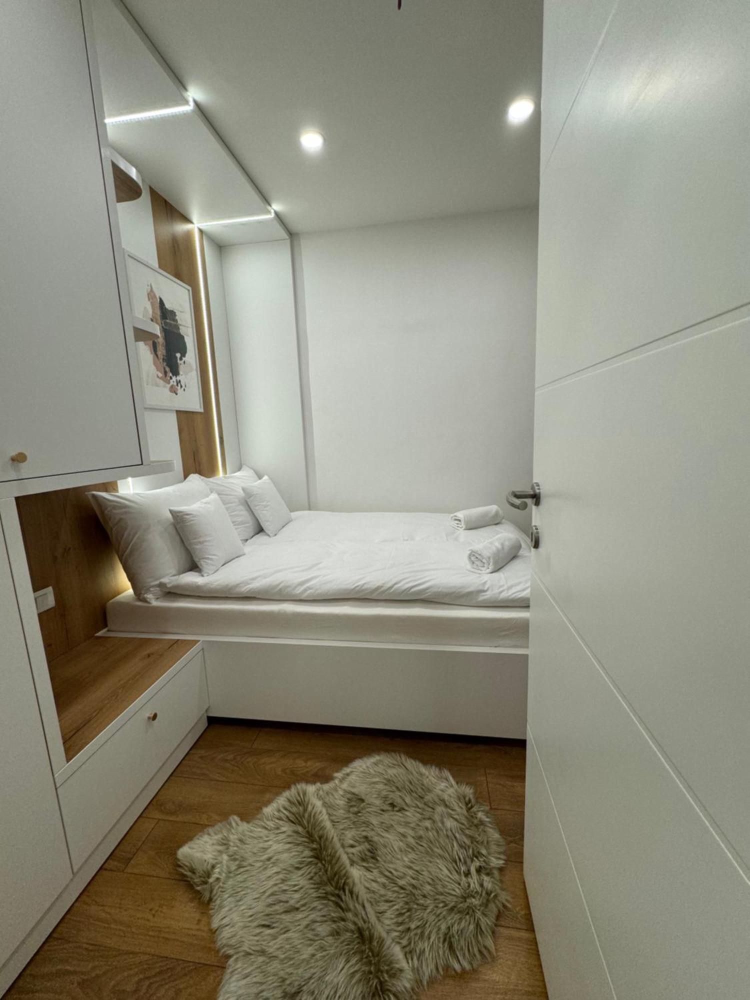 Mona Luxury Apartments - Free Garage Parking SJJ Eksteriør bilde